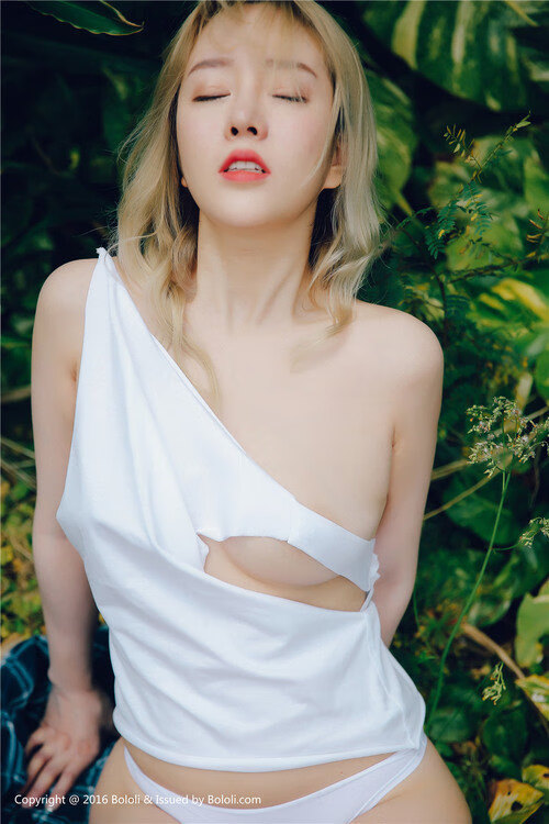 开云官网APP下载-线上“水花兄弟”生涯：库里在季后赛中连续五场投中六个以上三分球！