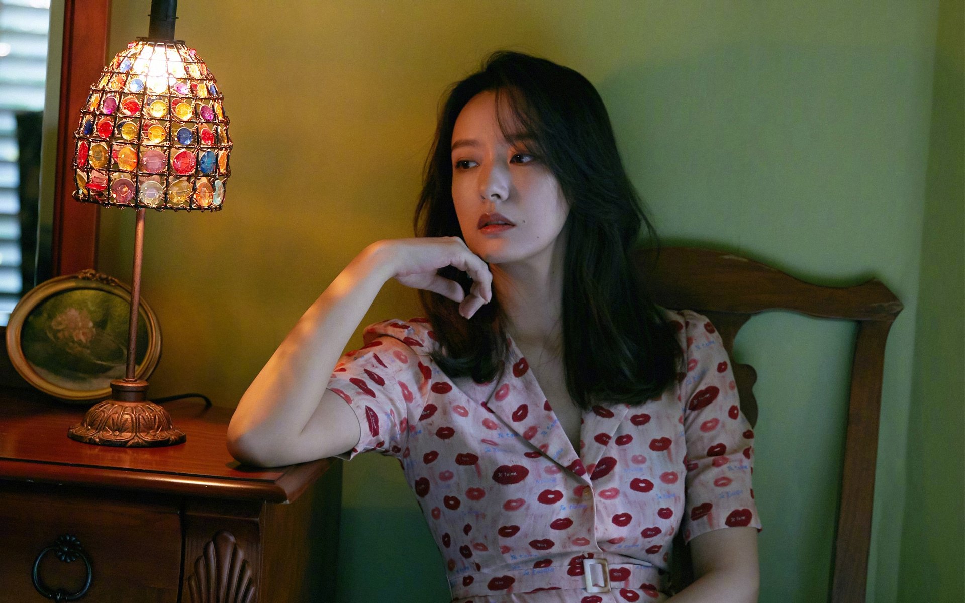 更衣室庆祝冠军时刻全记录，更衣室宣传标语图片